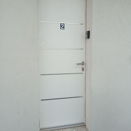 Les Carabins, Clim, Parking, Commerce Fos-sur-Mer Esterno foto