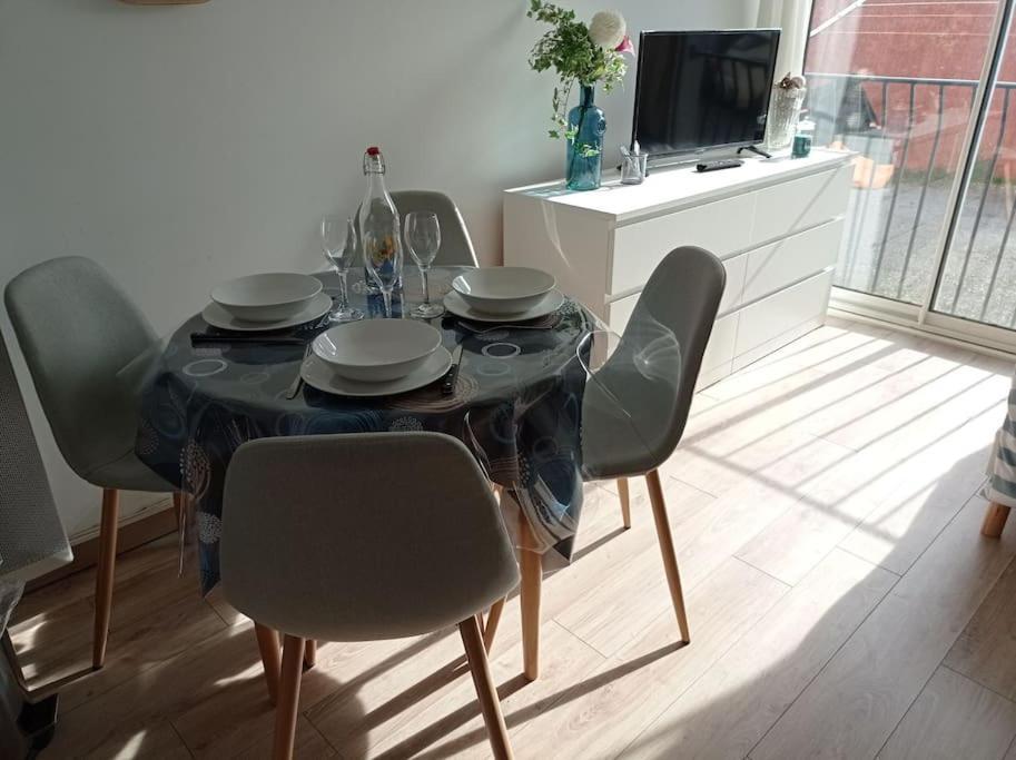 Les Carabins, Clim, Parking, Commerce Fos-sur-Mer Esterno foto
